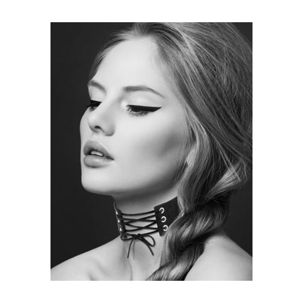 Collier en cuir noir SM avec lacet 